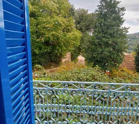 Nyaraló Haroula